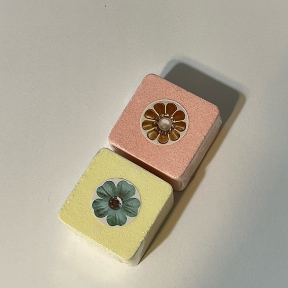 Vanilla and Rose Bath Bomb Set - Picture 2 of 5